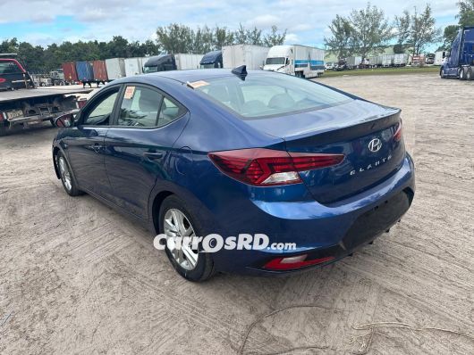 Hyundai Elantra Carros en venta