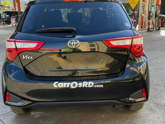 Toyota Vitz Carros en venta