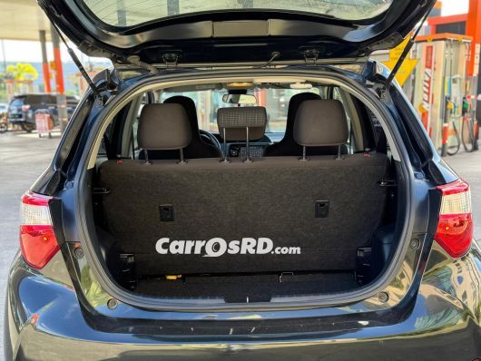 Toyota Vitz Carros en venta