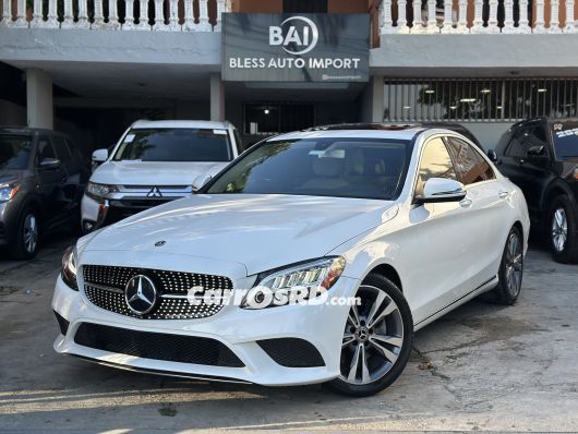 Mercedes-Benz Clase C Carros en venta