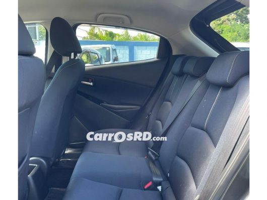 Mazda Demio Carros en venta