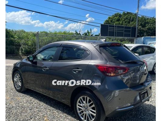 Mazda Demio Carros en venta