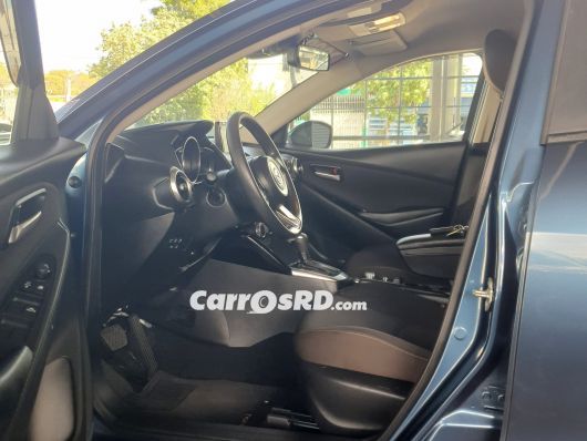 Mazda 2 Carros en venta