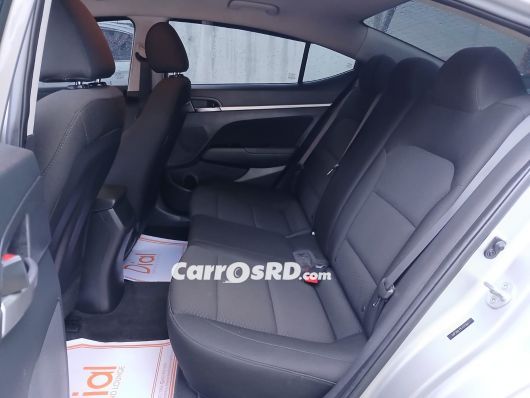 Hyundai Elantra Carros en venta