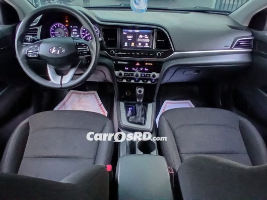 Hyundai Elantra Carros en venta