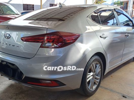 Hyundai Elantra Carros en venta