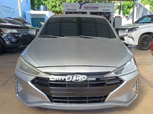 Hyundai Elantra Carros en venta