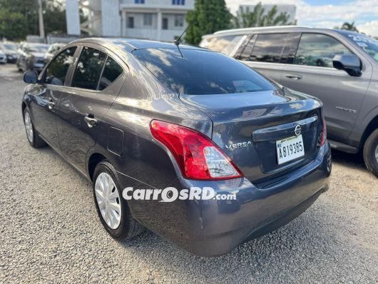 Nissan Versa Carros en venta