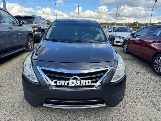 Nissan Versa Carros en venta