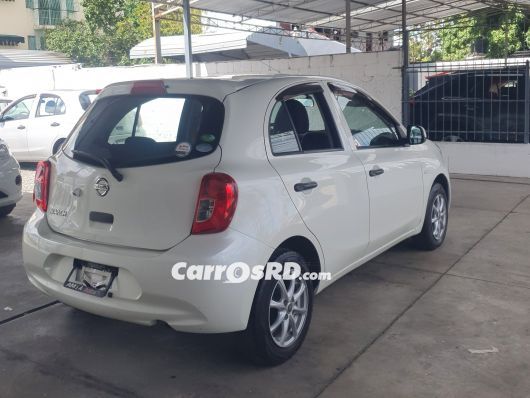 Nissan March Carros en venta