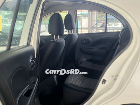 Nissan March Carros en venta