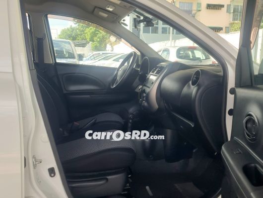 Nissan March Carros en venta