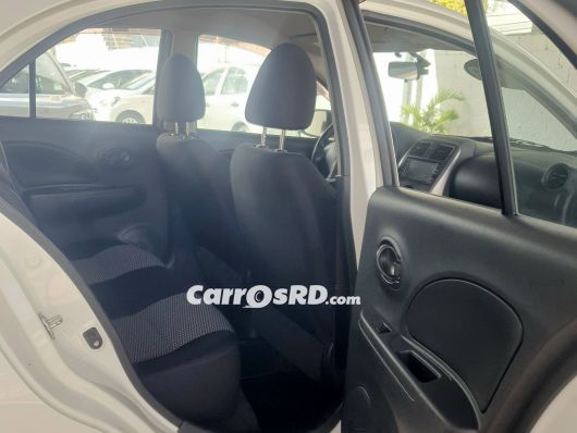 Nissan March Carros en venta