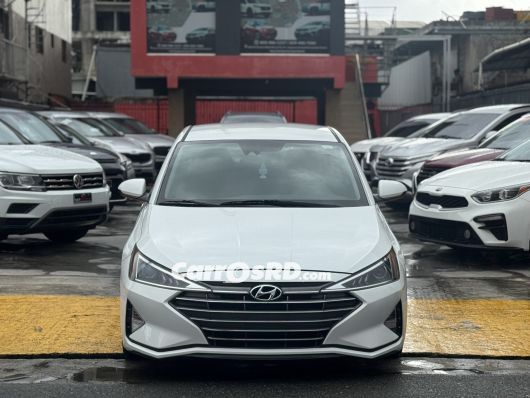 Hyundai Elantra Carros en venta