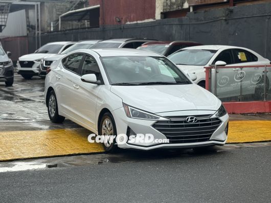 Hyundai Elantra Carros en venta