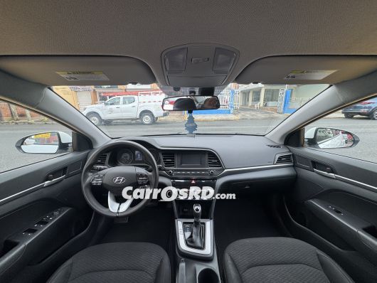 Hyundai Elantra Carros en venta