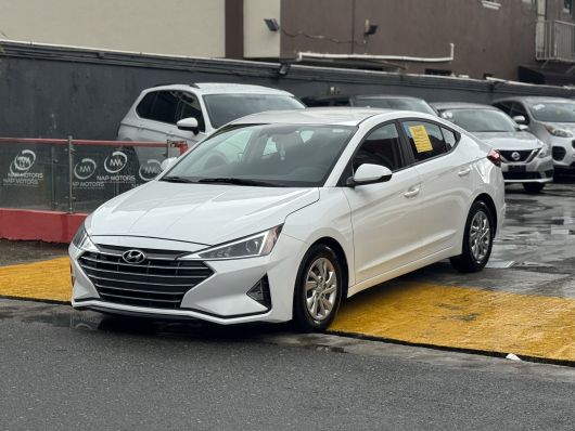 Hyundai Elantra SE en venta