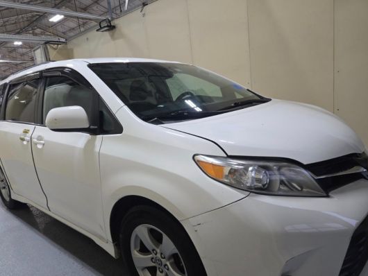 Toyota Sienna LE en venta