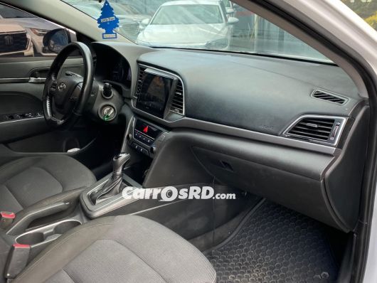 Hyundai Elantra Carros en venta