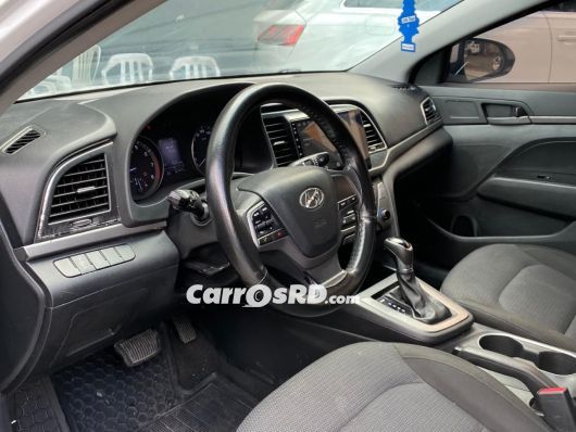 Hyundai Elantra Carros en venta