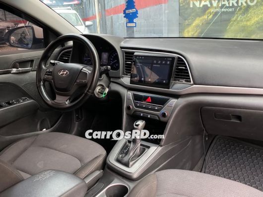 Hyundai Elantra Carros en venta