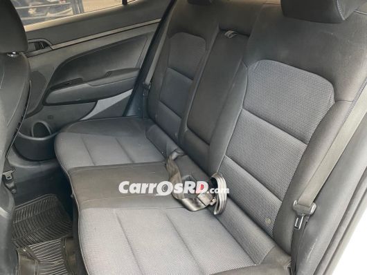 Hyundai Elantra Carros en venta