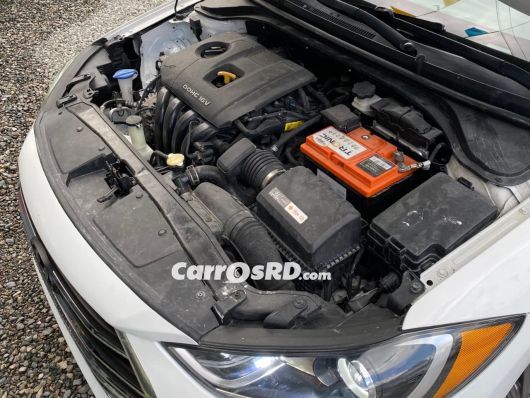 Hyundai Elantra Carros en venta