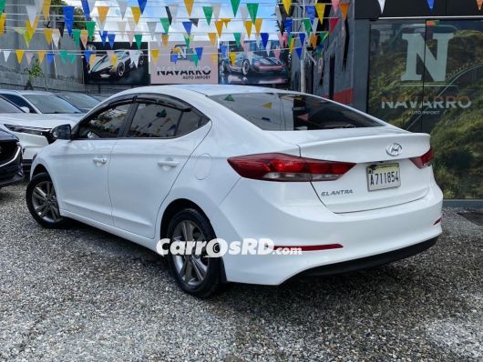 Hyundai Elantra Carros en venta