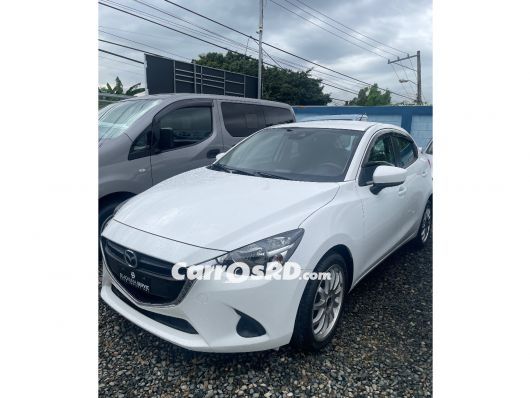 Mazda Demio Carros en venta
