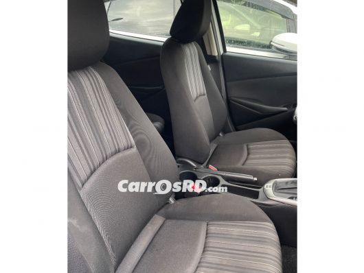 Mazda Demio Carros en venta