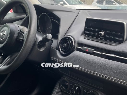 Mazda Demio Carros en venta