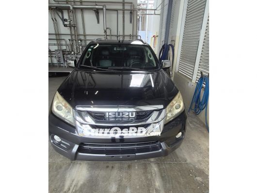 Isuzu MU-X Jeep en venta