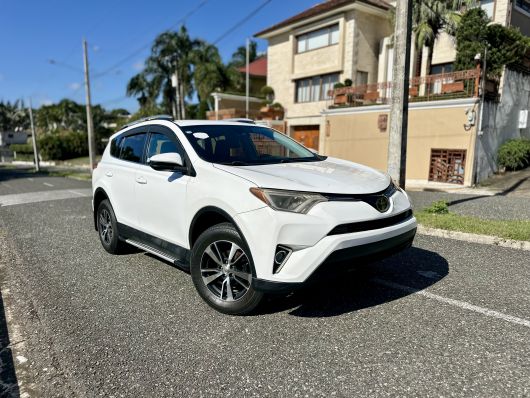 Toyota RAV4 LE