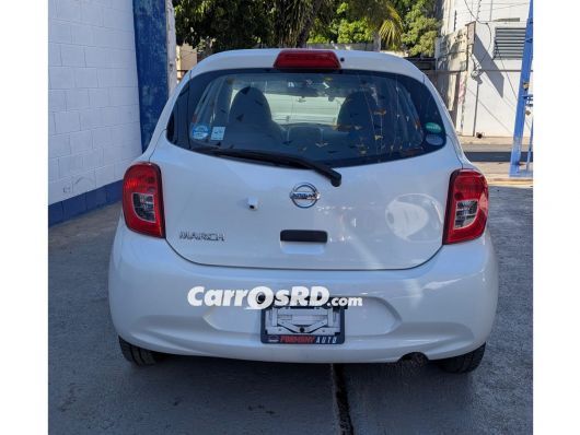 Nissan March Hatchback en venta