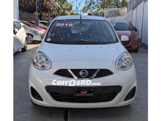 Nissan March Hatchback en venta