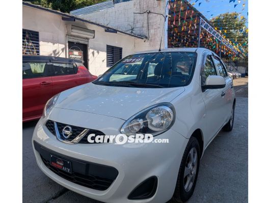 Nissan March Hatchback en venta