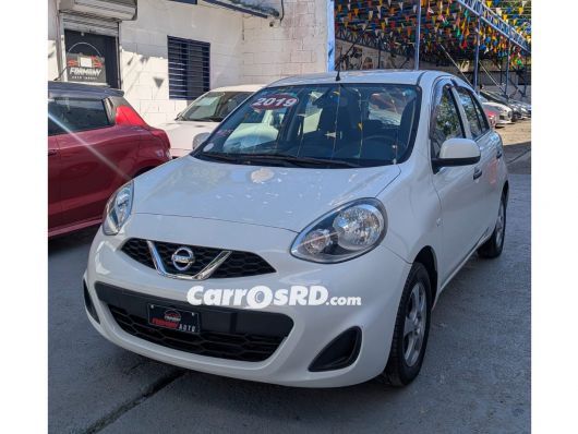 Nissan March Hatchback en venta