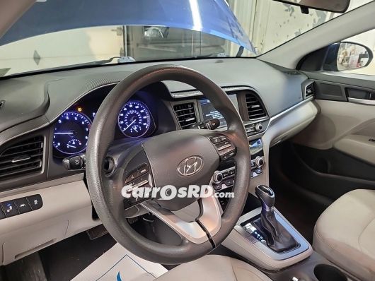 Hyundai Elantra Carros en venta