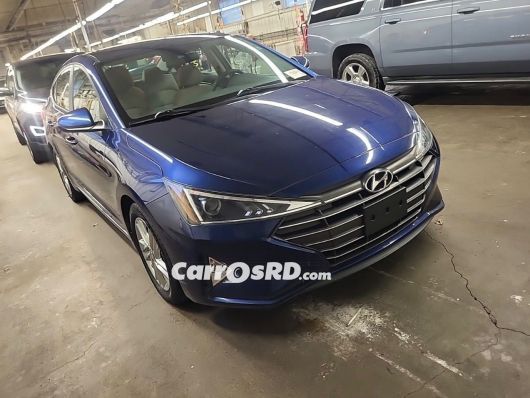 Hyundai Elantra Carros en venta