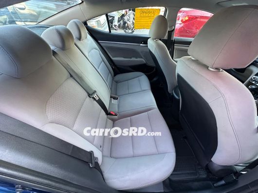Hyundai Elantra Carros en venta