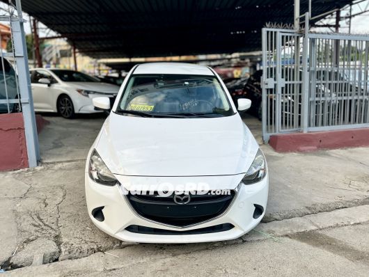 Mazda Demio Carros en venta