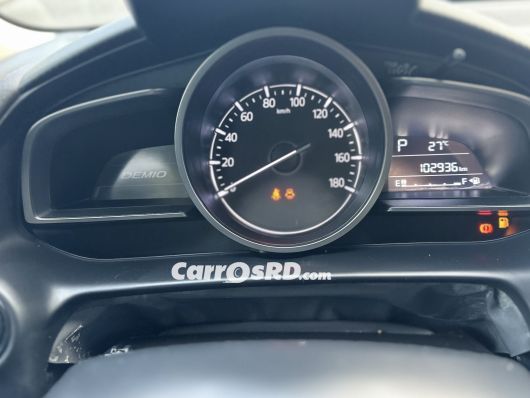 Mazda Demio Carros en venta