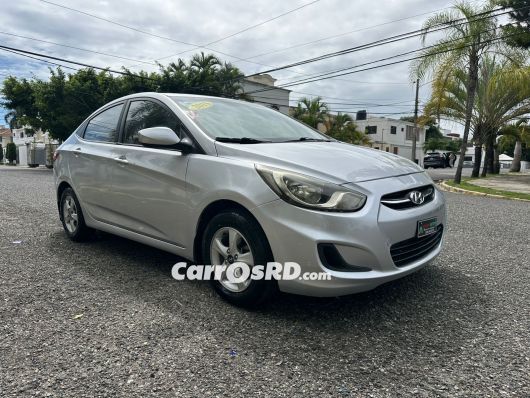 Hyundai Accent Carros en venta