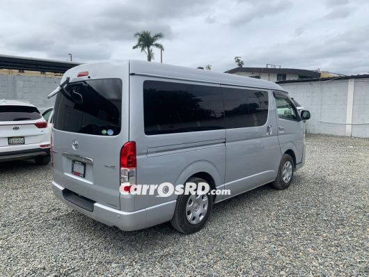 Toyota Hiace Minivan en venta