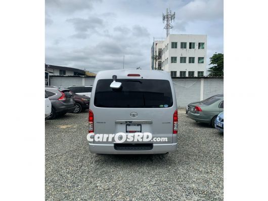 Toyota Hiace Minivan en venta