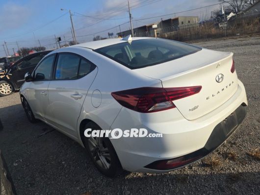 Hyundai Elantra Carros en venta