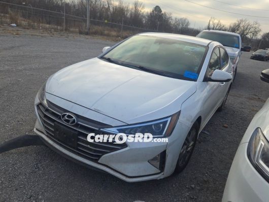 Hyundai Elantra Carros en venta