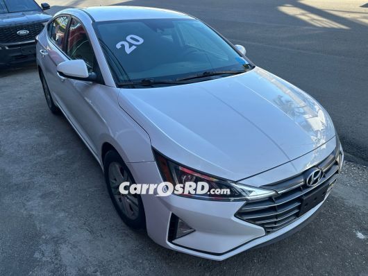 Hyundai Elantra Carros en venta