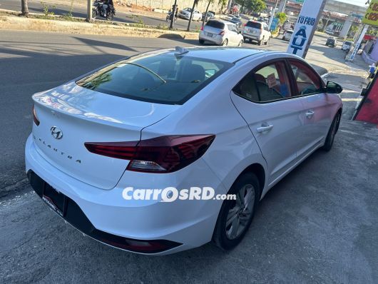 Hyundai Elantra Carros en venta