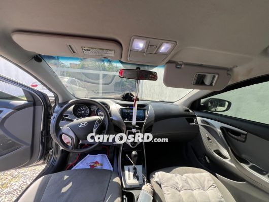 Hyundai Elantra Carros en venta